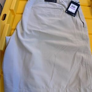 Under Armour Light Tan nwt golf Shorts